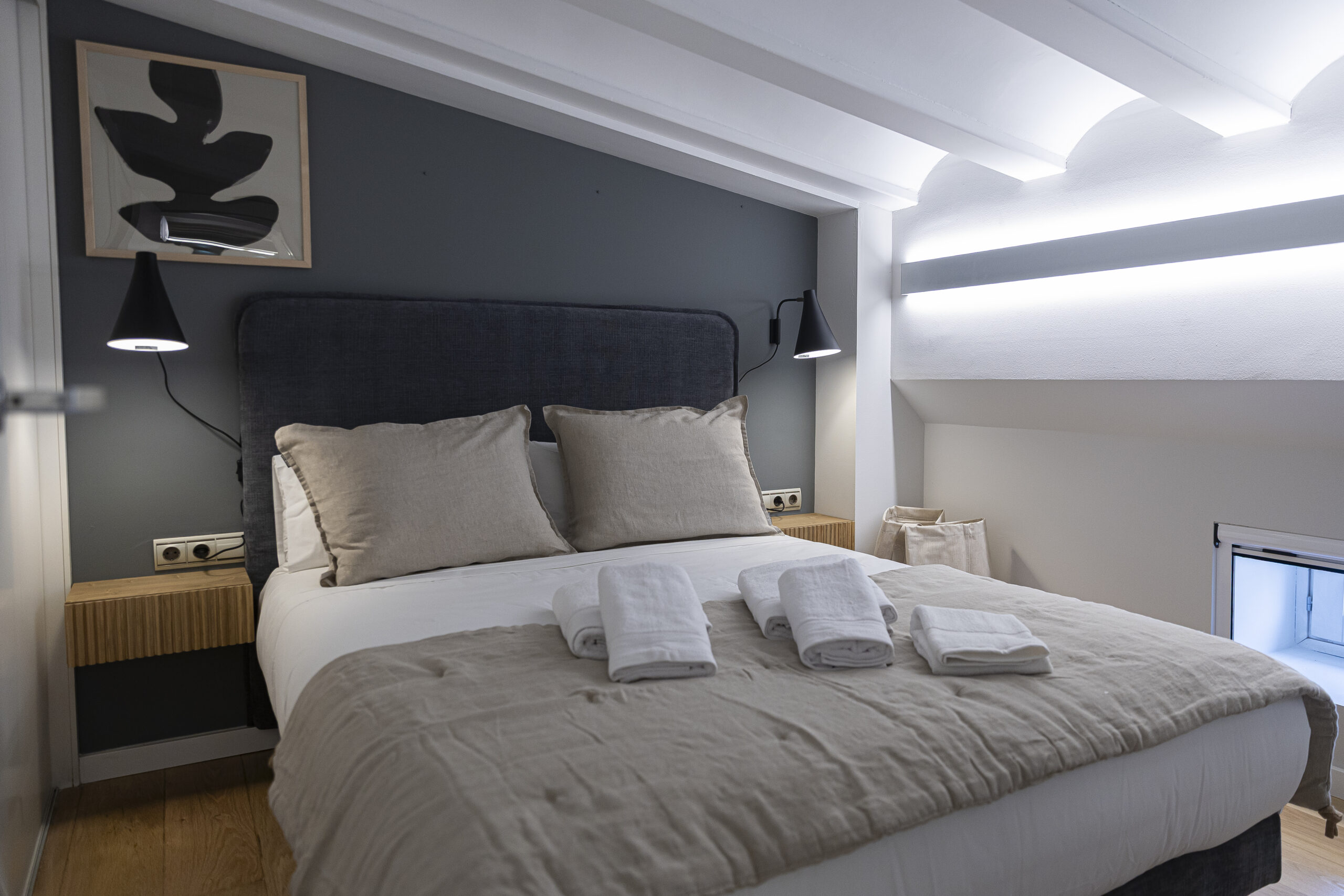 Alojamiento completo para estudiantes y jóvenes profesionales | Moontels Casa Martorell Buhardilla