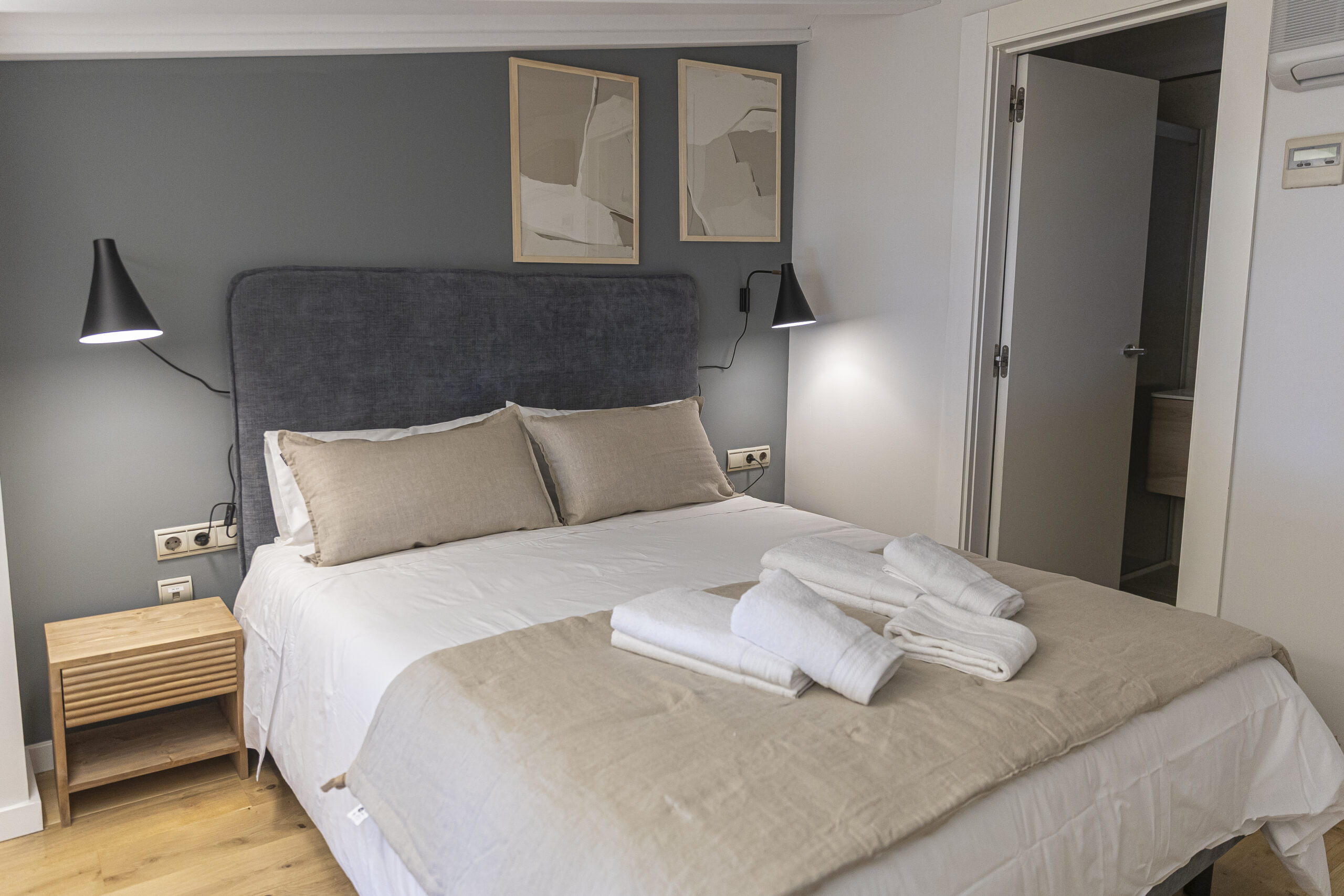 Alojamiento completo para estudiantes y jóvenes profesionales | Moontels Casa Martorell Buhardilla